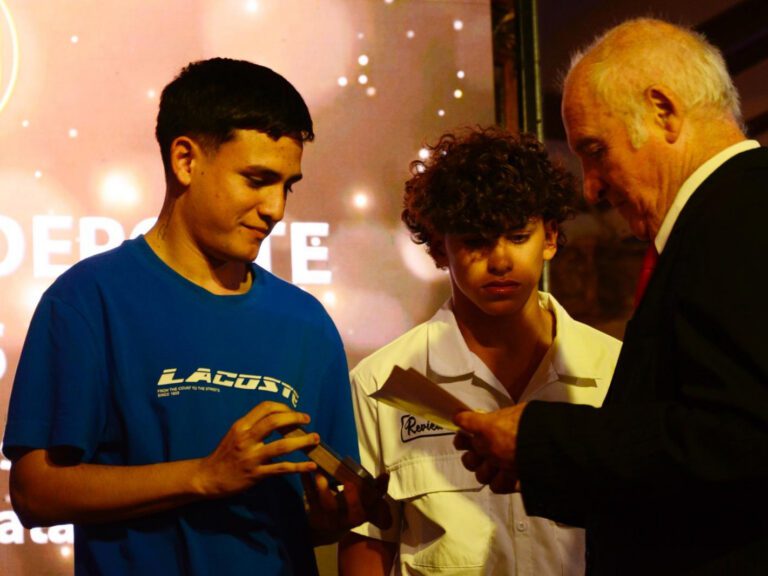 Agente del SPB de la Unidad 50 fue distinguido por el Círculo de periodistas deportivos de Mar del Plata