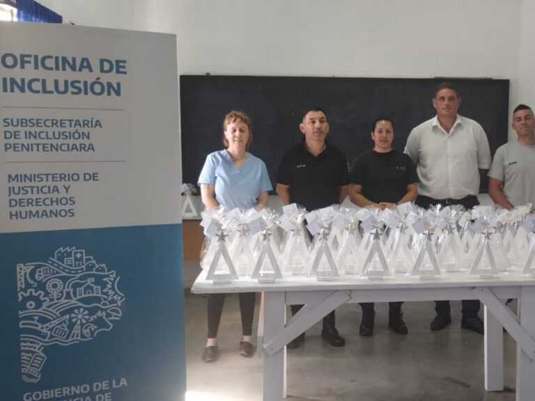 La Oficina de Inclusión de la Unidad 17 hizo entrega de regalos por las fiestas