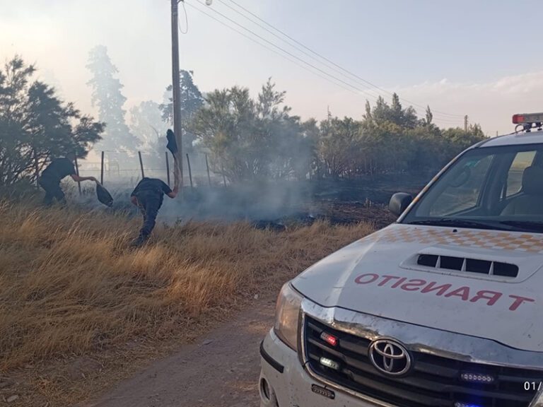 Cinco penitenciarios rescataron a una familia de un incendio en Tornquist