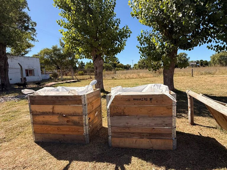 La Unidad 52 recibió contenedores para potenciar las tareas de reciclado y cuidado del medio ambiente