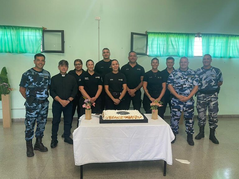 Acto de entrega de jerarquías y reconocimientos en la Unidad 26 de Lisandro Olmos