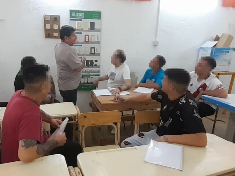 Avanza la capacitación no formal en la Unidad 5