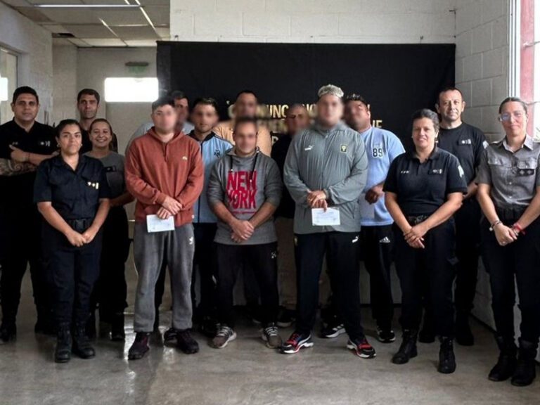 Finalizó un curso de Mantenimiento Automotriz en la Unidad 27 Sierra Chica