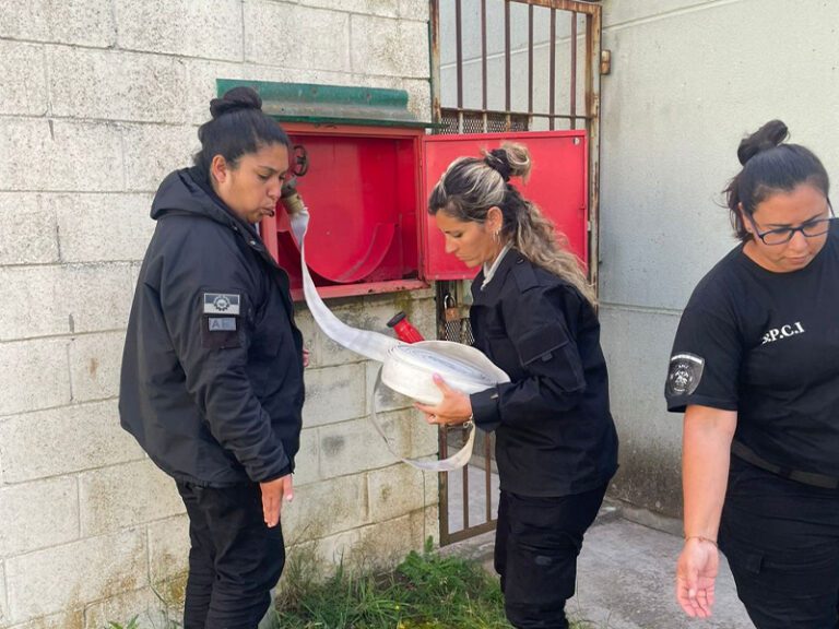 Jornadas de actualización profesional para agentes penitenciarios de la Unidad 50