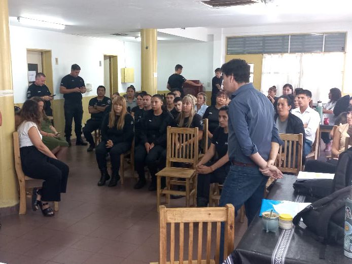 Nueva jornada de capacitación para el personal de la Unidad 61 para la prevención del riesgo suicida