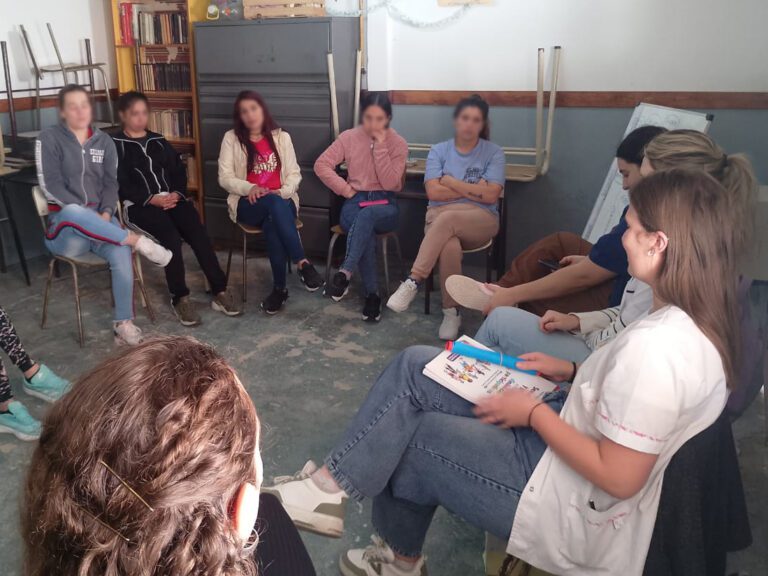 Taller de Salud Sexual y Reproductiva en el Anexo Femenino de la Unidad 4