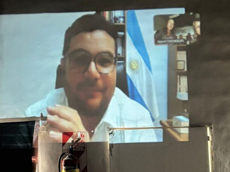 Magistrado brindó una charla para los pabellones literarios