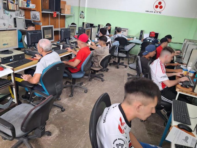 Cursos de informática en la Unidad 9   