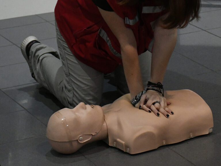 Certificación en RCP y primeros auxilios en la Unidad 34