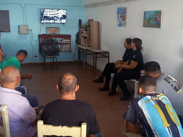 El 8M comenzó a debatirse en la Unidad 16