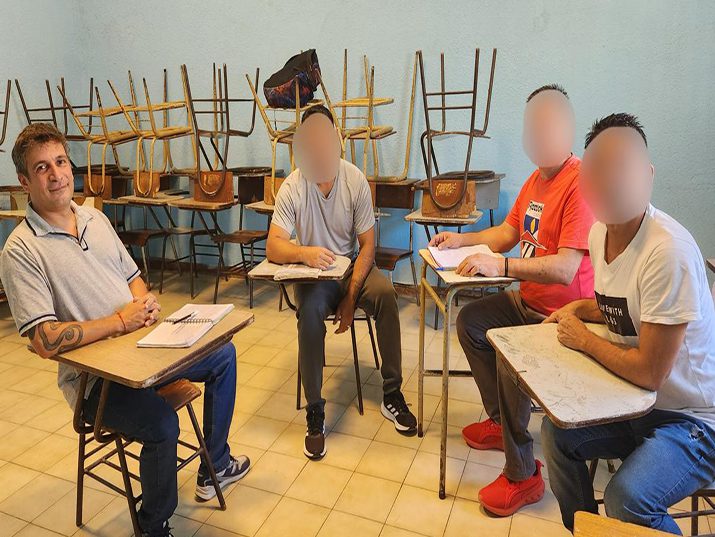 Taller de teatro en el sector universitario de la Unidad 9