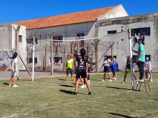 Se llevó a cabo el torneo de voley en el campo deportivo de la Unidad 51