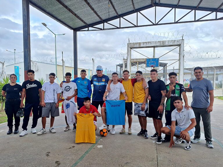 El deporte como herramienta terapéutica: comenzó “Fútbol de Calle” en la Unidad 54