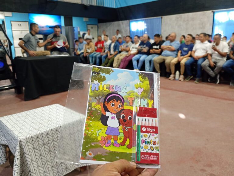 En una cárcel de Florencio Varela escribieron libros de cuentos y dibujos infantiles para el Hospital de Niños de La Plata