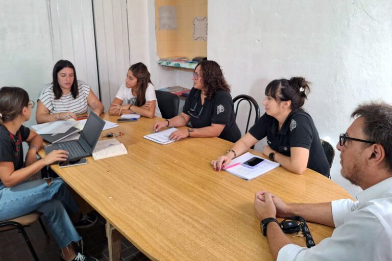 Reunión de seguimiento de juntas de pre egreso en la Unidad 5 de Mercedes