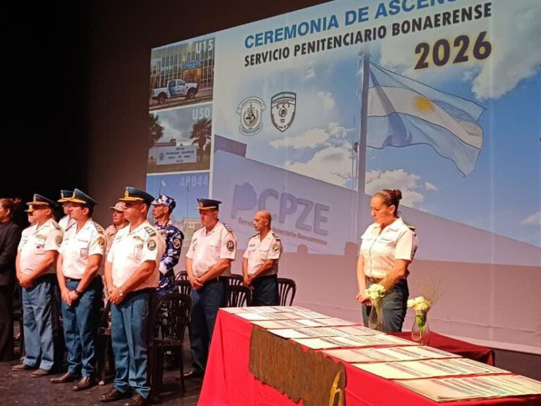 Emotiva entrega de jerarquías a más de 300 agentes de dependencias penitenciarias de Batán