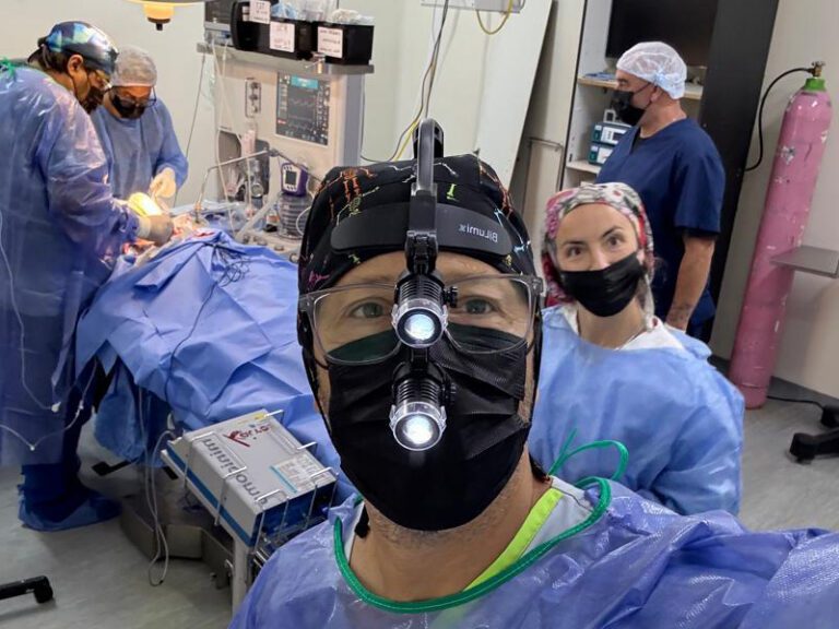 Histórica cirugía en la Unidad 22: extirparon un tumor facial de gran tamaño en una intervención inédita