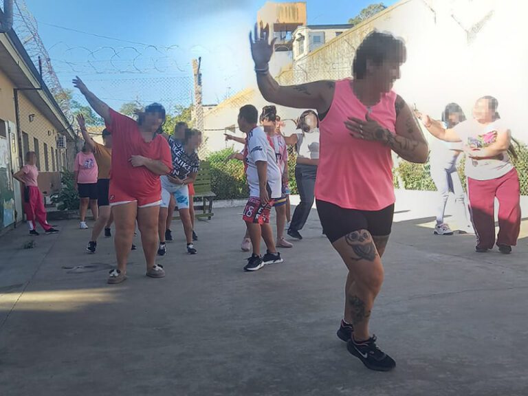 Inicio del Taller de Zumba en la Unidad N° 52