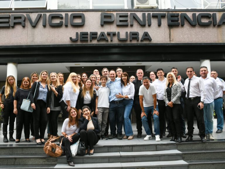 Emotivo retiro de un agente de la Secretaría General