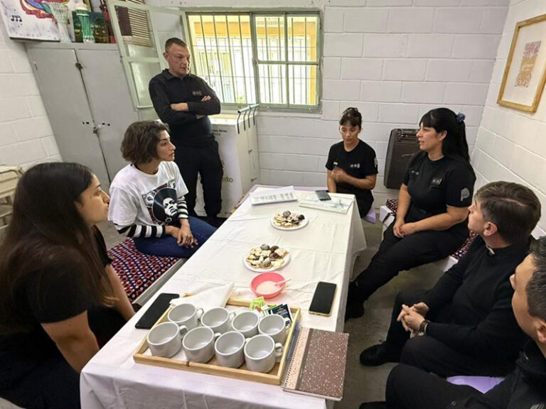 Mesa de trabajo interinstitucional y recorrida por pabellones para fortalecer el abordaje tratamental
