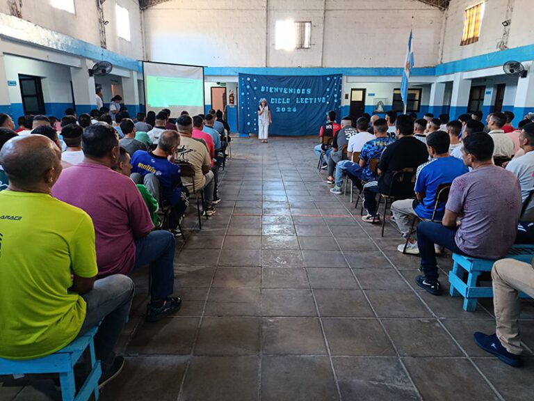 Emotivo acto de inicio del ciclo lectivo en la Unidad 3