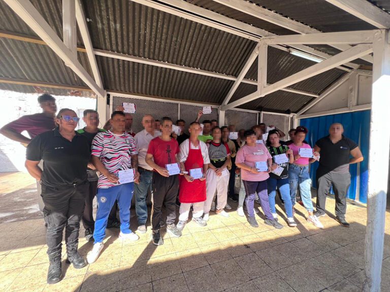 Capacitación en gastronomía para personas privadas de la libertad en la Unidad 5