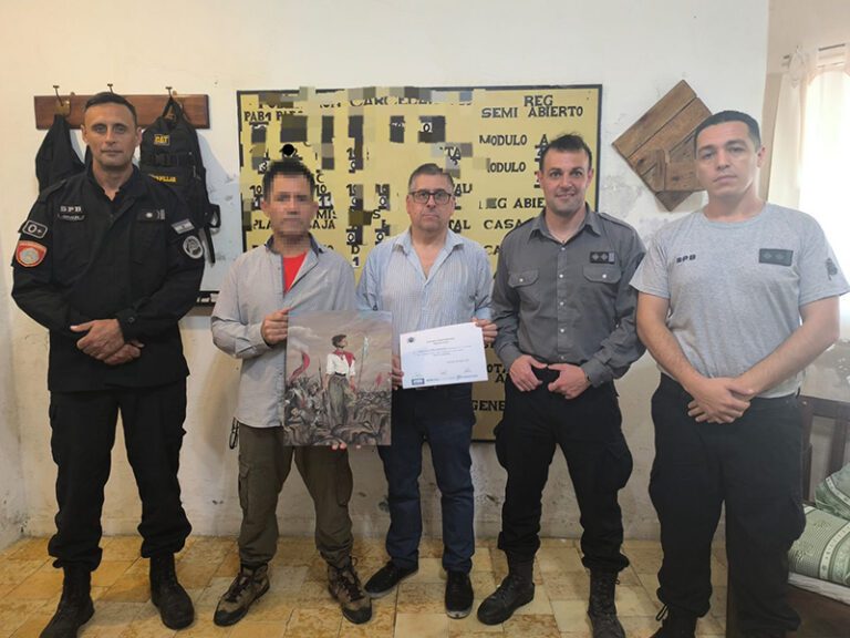 Reconocimiento a una persona privada de su libertad por destacada participación en concurso nacional