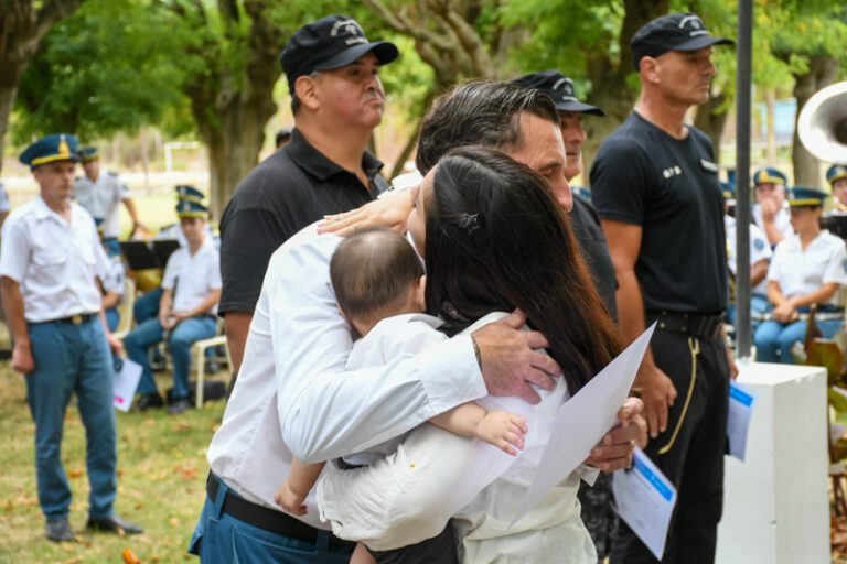 Se entregaron las jerarquías a los agentes de las Unidades de Melchor Romero