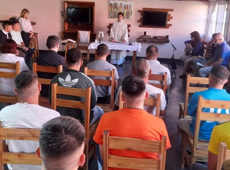 En la Unidad 36 se celebró la «Misa de la Cena del Señor»