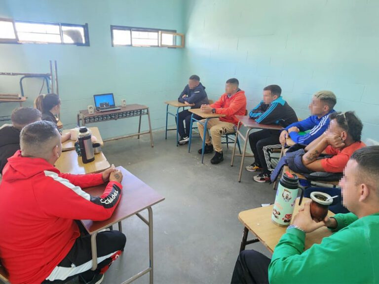 «Herramientas para volver a empezar»: Charla en la Alcaidía de Junín