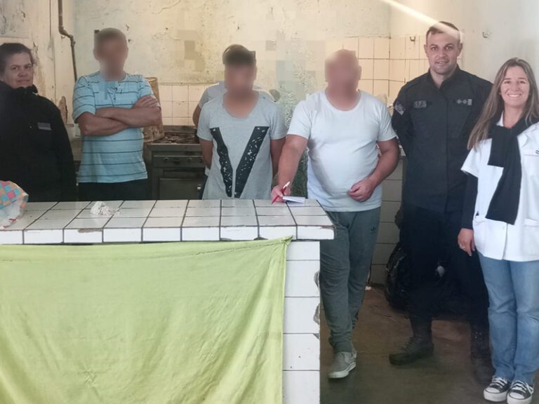 Formación y compromiso: finalizó el curso “Sabores que Construyen” en la U-7 Azul