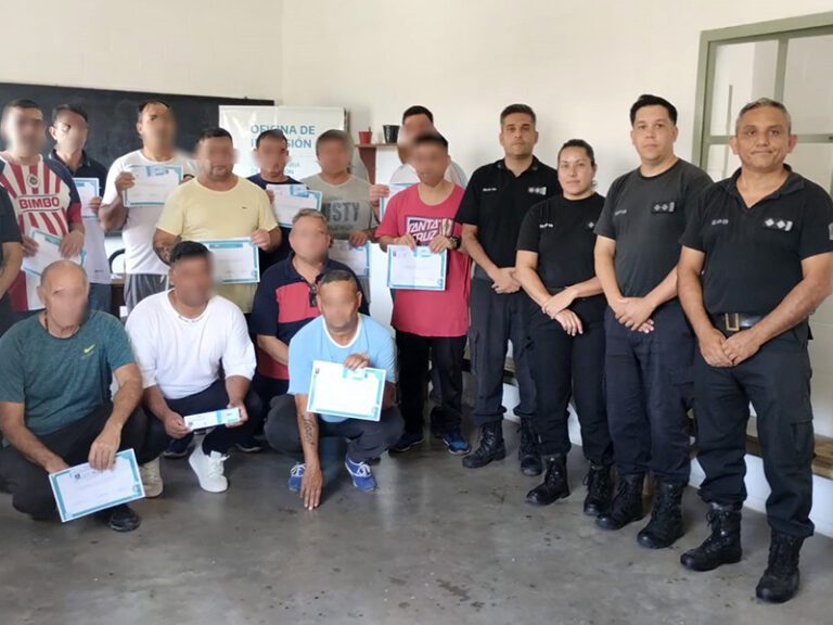 Personas privadas de la libertad de la Unidad 17 culminaron un curso de formación laboral