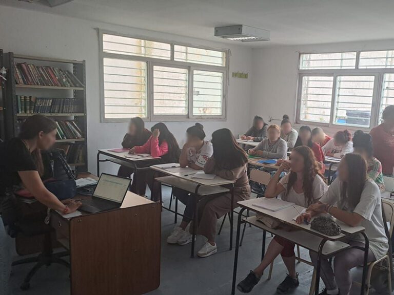 En la Unidad 50 Batán mujeres privadas de libertad aprobaron curso de manipulación de alimentos