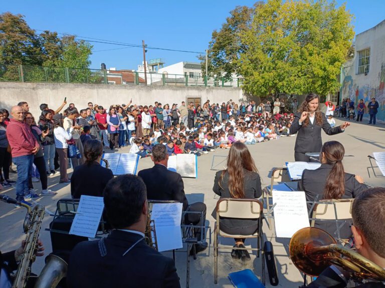 La Banda de Música dijo presente en escuelas platenses