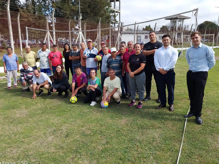 Inició una clínica de Newcom en la Unidad 26 de Lisandro Olmos