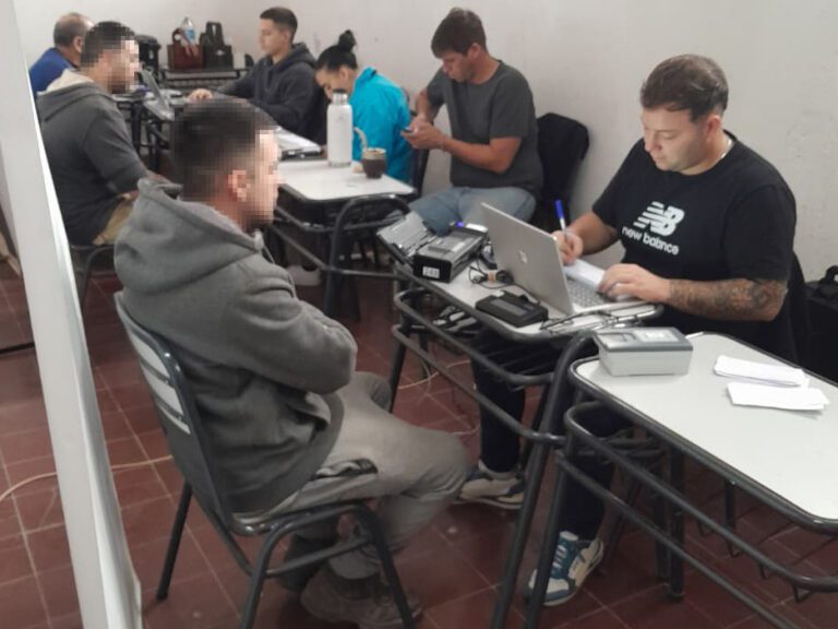 Operativo de documentación en la Unidad 4 de Bahía Blanca