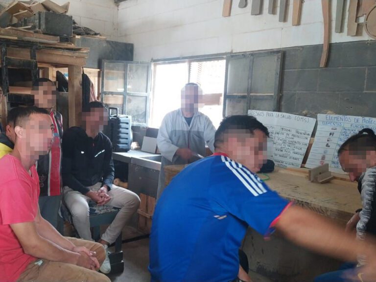 Capacitación en carpintería en la Unidad 48 San Martín