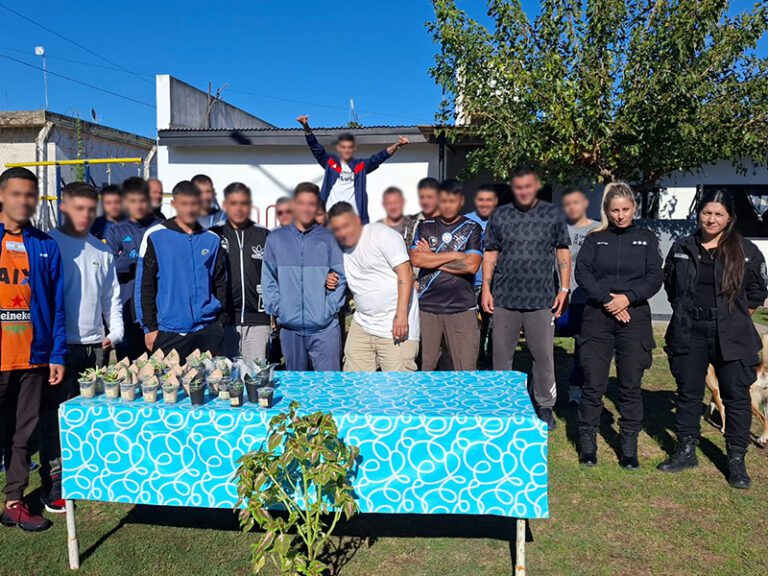 Celebración del Día de la Tierra en la Unidad 26 de Lisandro Olmos