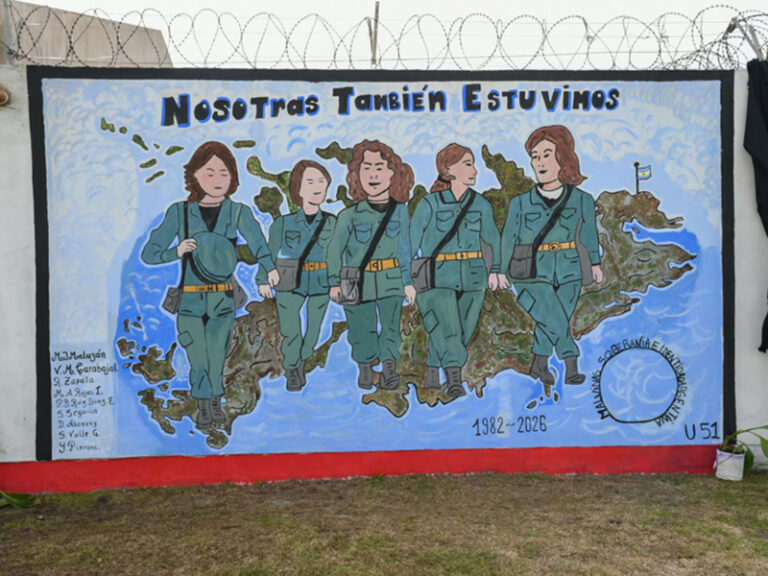 En la Unidad 51 realizaron un mural en homenaje a las veteranas de Malvinas