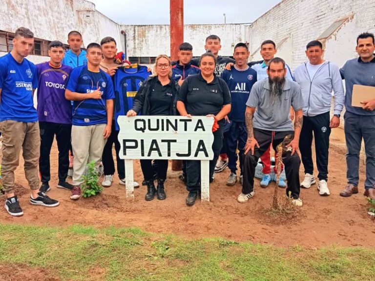 Jornada de forestación y alimentación sustentable en la Unidad 13 de Junín