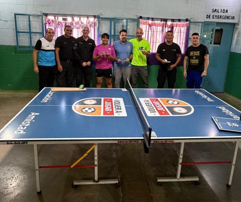 Alma Marcial llevó el tenis de mesa a una cárcel de Florencio Varela en una jornada de inclusión y deporte