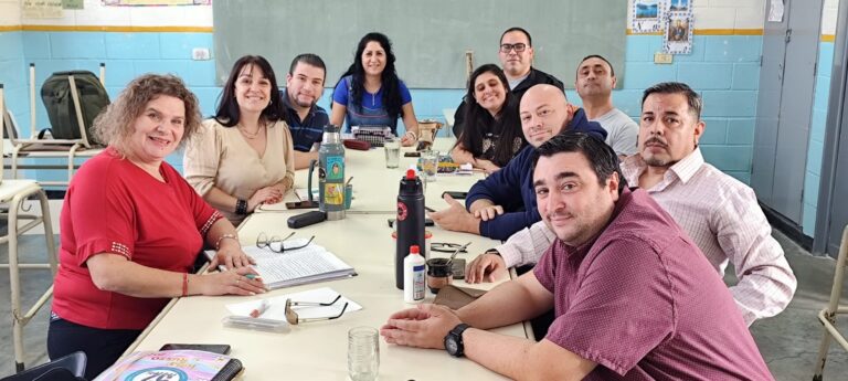Primera reunión de la Mesa Educativa de Trabajo Intersectorial en la Unidad 43
