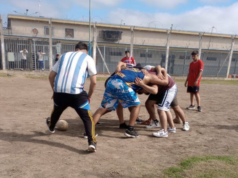 Talleres, deporte y huerta: una jornada de acompañamiento en la Unidad 54