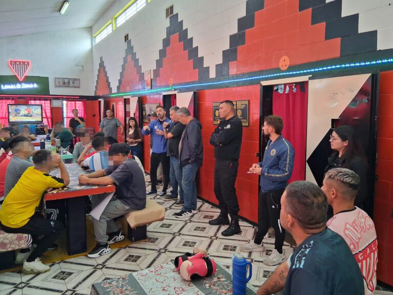 Renovación del campo de deportes de la Unidad 58