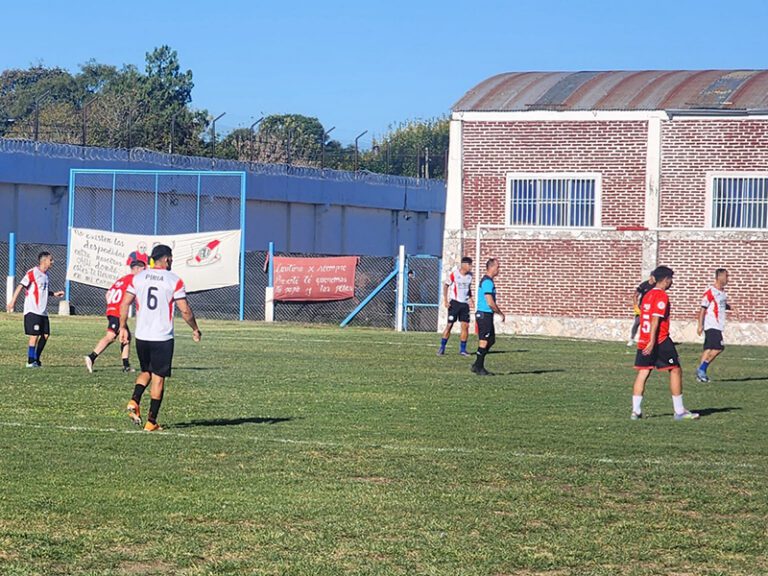 Defensores de Cambaceres participó de una jornada de integración en la Unidad 9