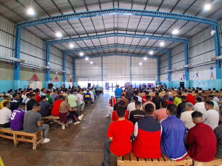 Cientos de privados de la libertad de la Unidad 58 se unieron en una oración evangélica colectiva