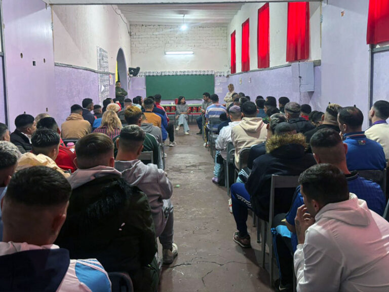 Taller sobre salud mental y prevención de consumos problemáticos en la Unidad 5