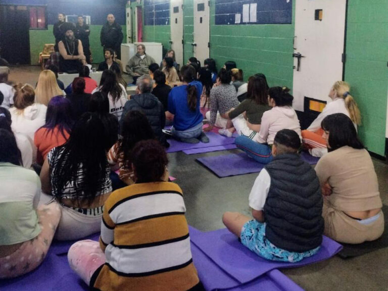 Jornada de yoga para las privadas de la libertad de Unidad 47