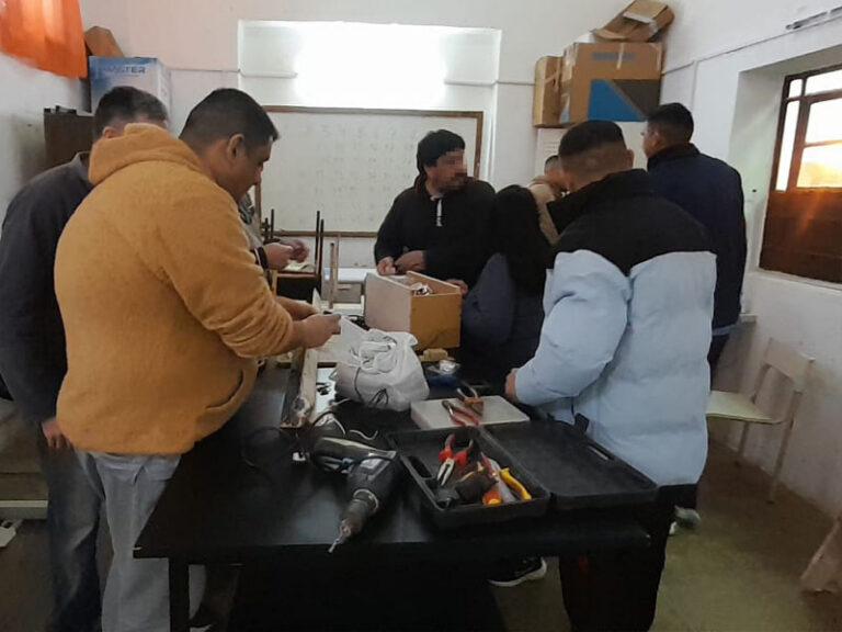 Alumnos del curso de electricista realizaron prácticas en la Unidad 5
