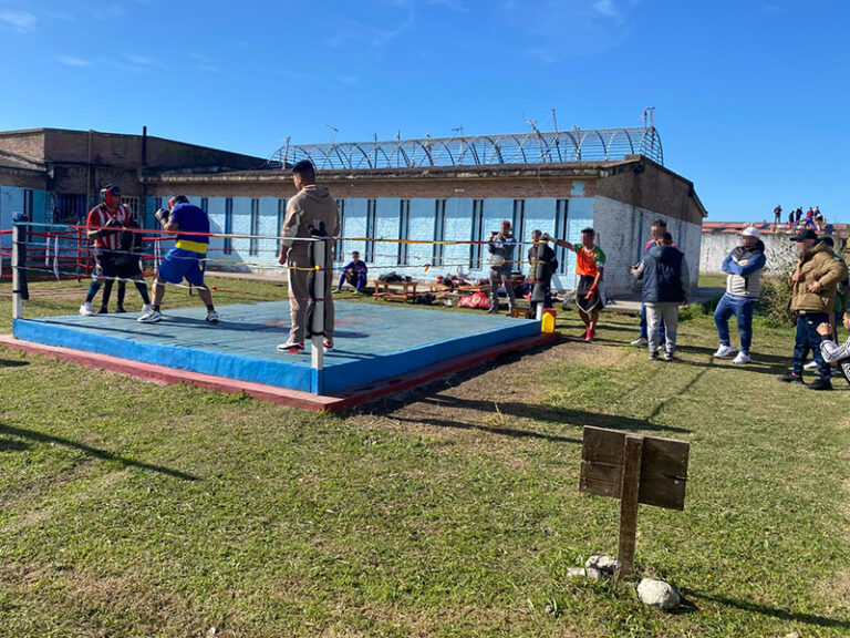 El boxeo protagonizó una nueva jornada tratamental en la Unidad 23